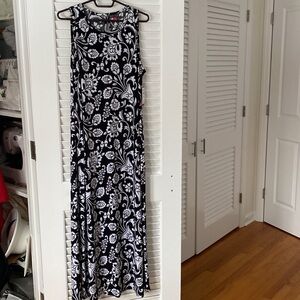 NWT Vince Camuto Black and White Patterned sun dress